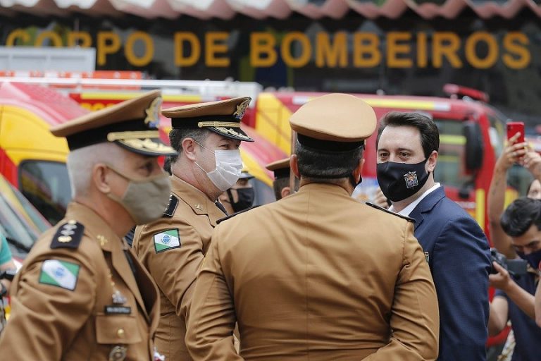 108 anos: Governador entrega 15 novas viaturas para o Corpo de Bombeiros