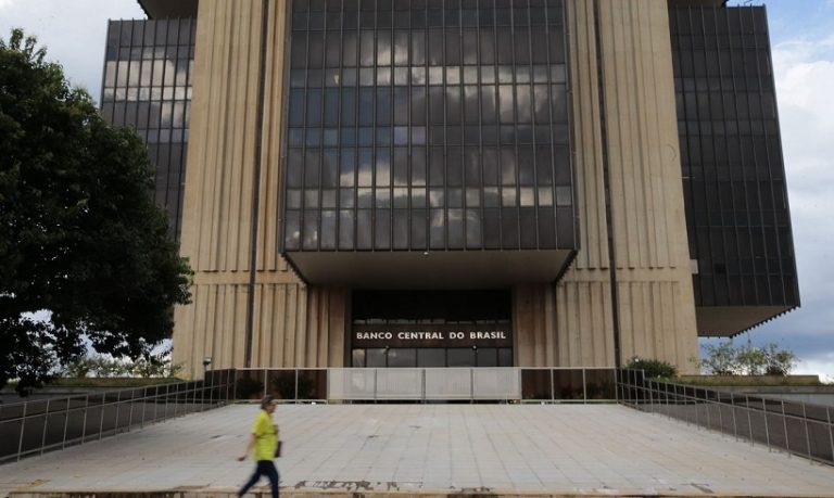 Pix abrirá possibilidade de redução de custos para empresas