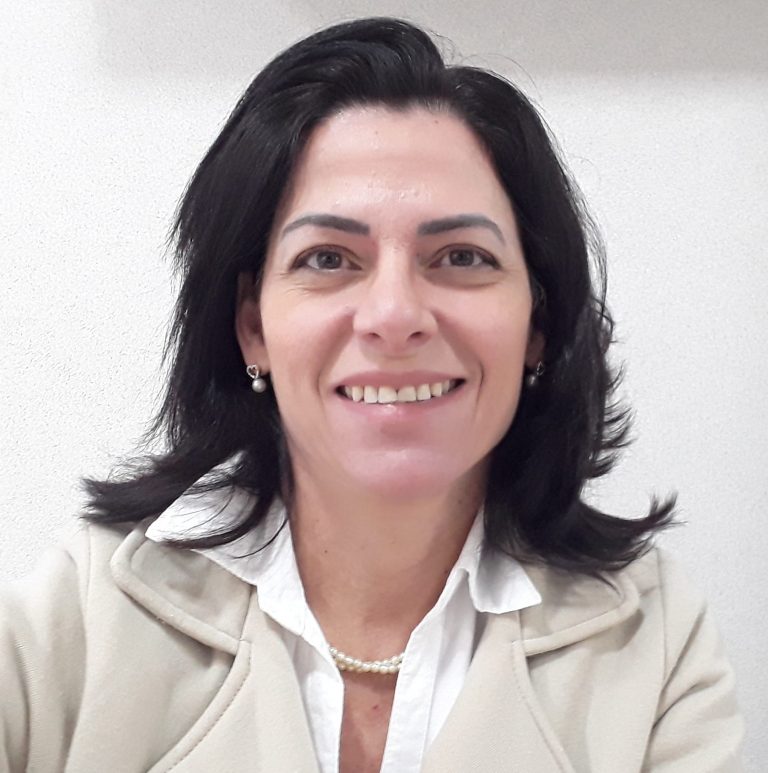 Como lidar com a tristeza que muitos sentem no fim de ano?  Psicóloga repassa informações importantes!