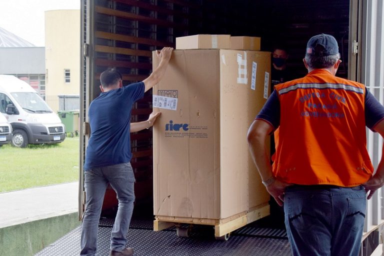 Assis Chateaubriand recebe equipamentos para reativação de 14 leitos UTI de Covid-19