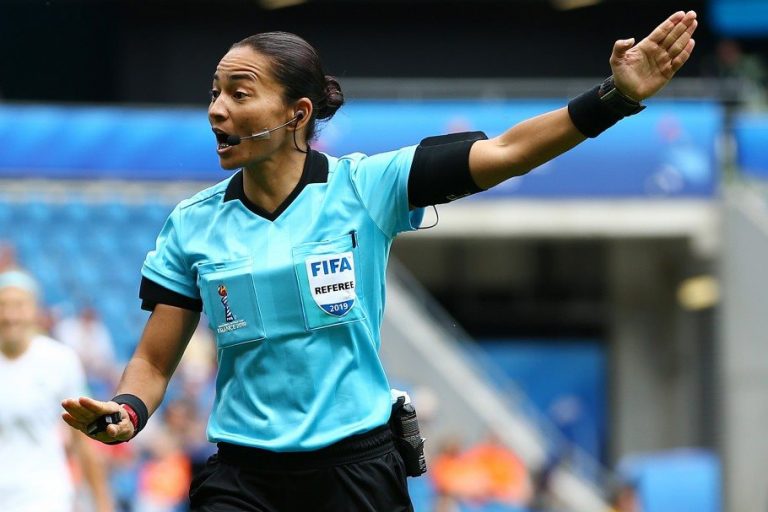 Paranaense Edina Alves irá representar arbitragem brasileira no Mundial de Clubes