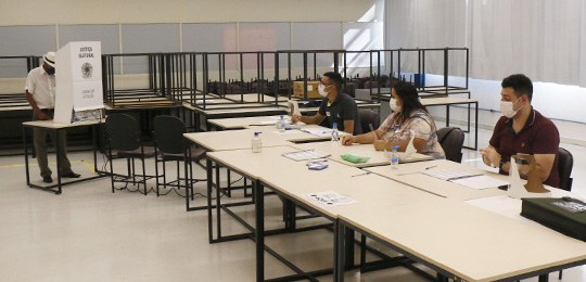 Após fim do prazo, quem não justificou ausência às urnas deve pagar multa