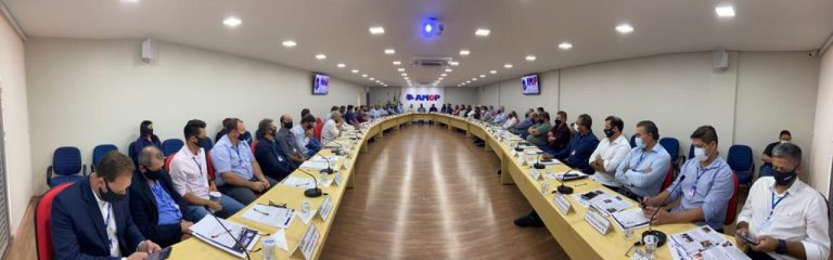 Prefeitos ratificam, por unanimidade, chapa de Leonaldo Paranhos à presidência da Amop