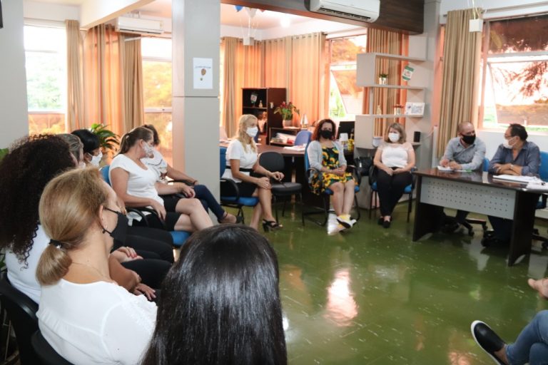 Dr. Culestino se reúne com diretores de escolas e Cmeis