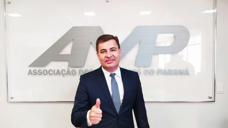 Júnior Weiller empossado presidente da AMP