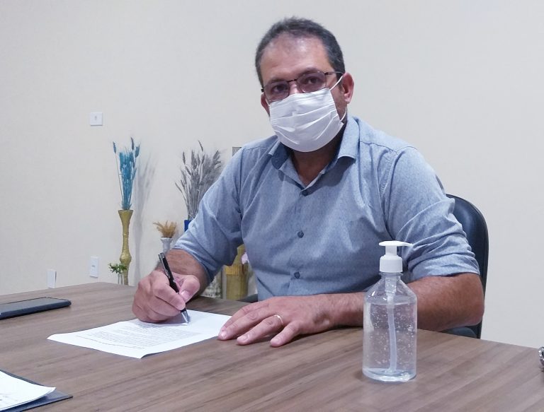 Alex Cavalcante assina Manifestação de Interesse para compra de vacinas