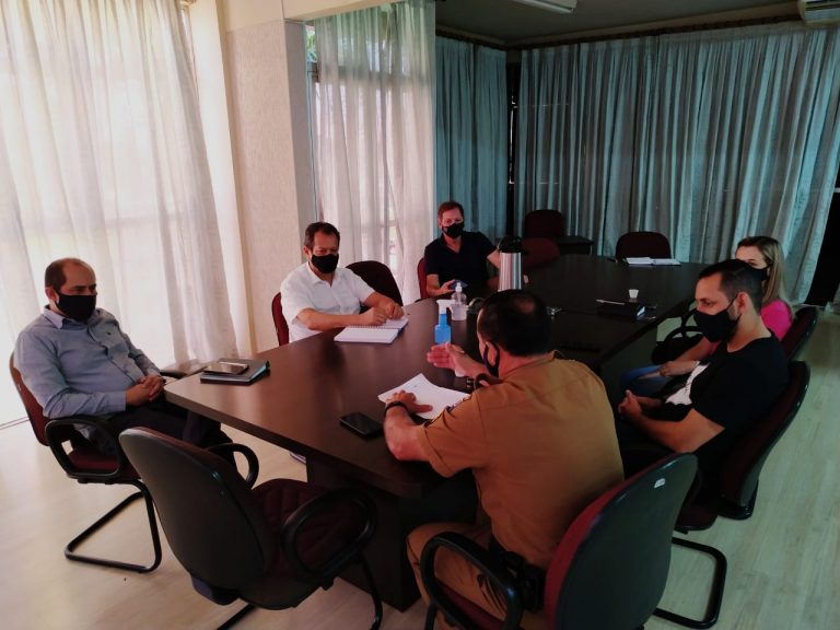 Município de Cafelândia realiza reunião com Polícia Militar e Vigilância para alinhar cumprimento ao Decreto do Estado