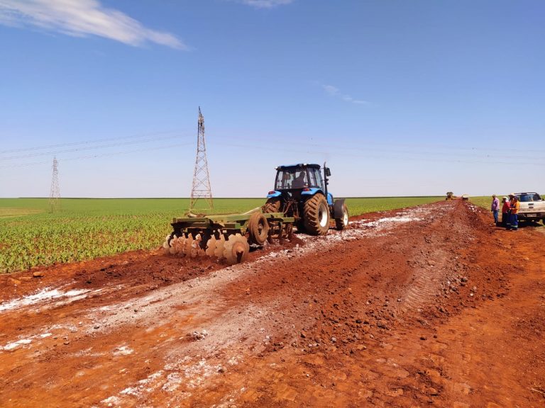 Administração de Cafelândia conhece aplicação de Dynabase para adequação de estradas rurais