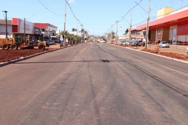 Obras na Desembargador Munhoz de Mello avançam em Cafelândia