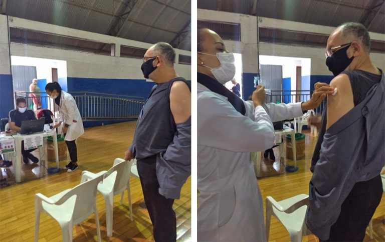 Bispo vacinado contra a covid-19