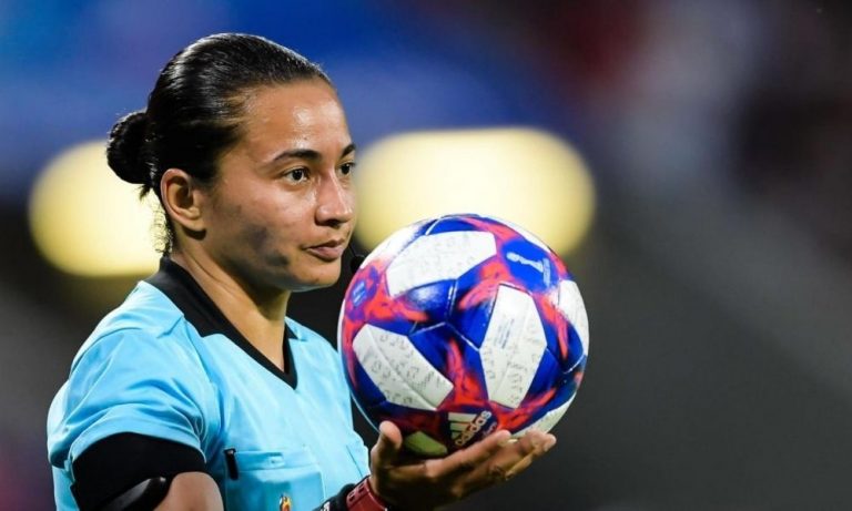 FIFA confirma a paranaense Edina Alves na arbitragem das Olimpíadas