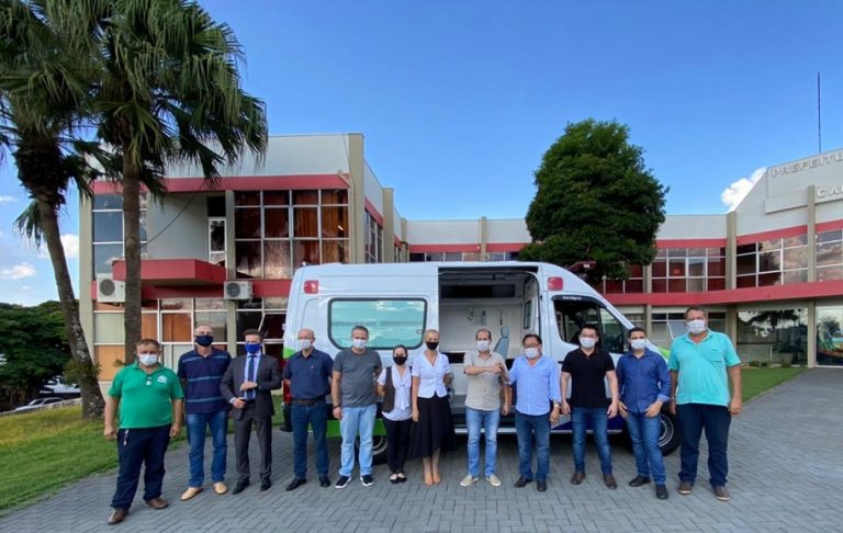Micheletto entrega ambulância para Cafelândia