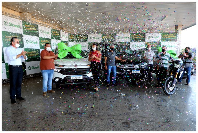 Sicredi Vale do Piquiri Abcd PR/SP entrega prêmios de campanha de capital social
