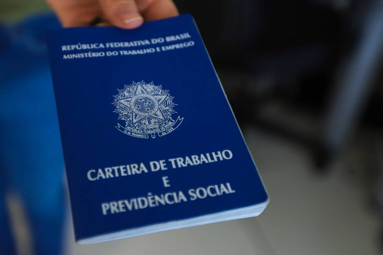 Agências do Trabalhador têm 3.370 vagas de empregos disponíveis no Paraná