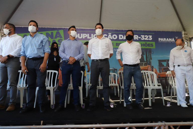 Governador dá início às obras de mais uma duplicação na PR-323