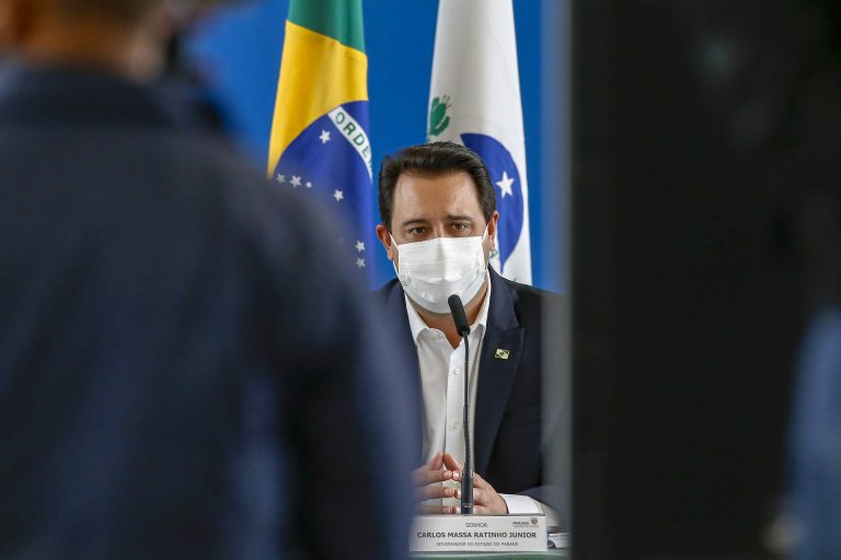 Corujão da vacinação é nova estratégia para ampliar campanha no Paraná