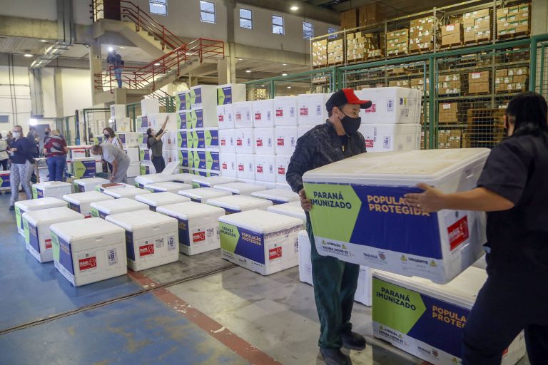 Paraná receberá mais 309,2 mil doses de vacinas contra Covid-19