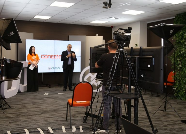 Projeto online reúne aproximadamente 250 jovens de 13 estados brasileiros