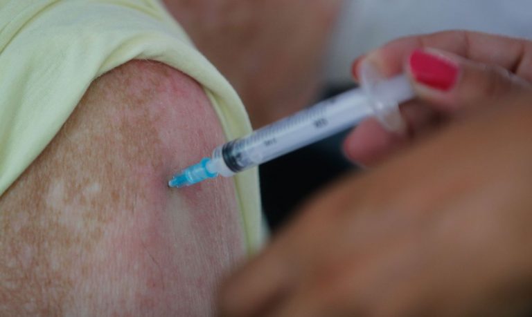 Campanha de vacinação contra a gripe começa amanhã