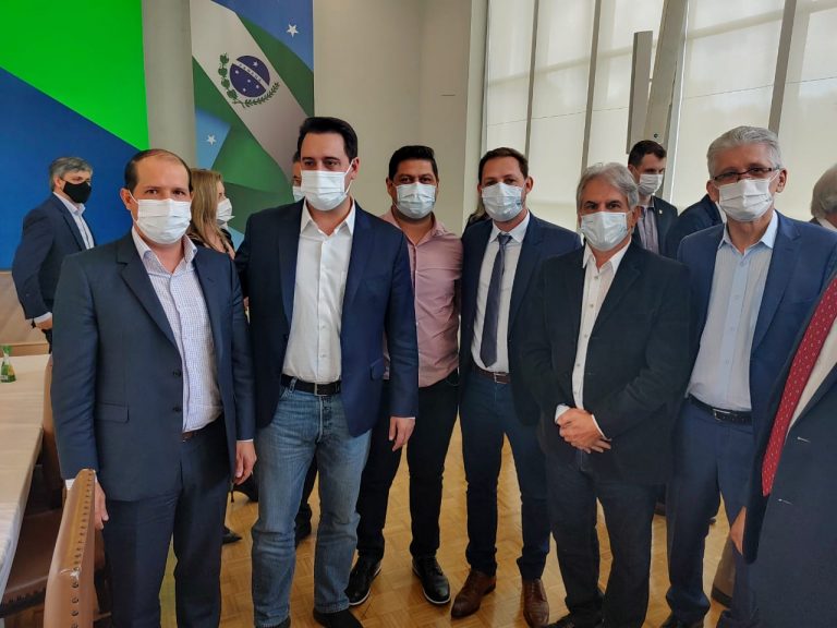 Valtinho participa do lançamento do Banco do Agricultor Paranaense