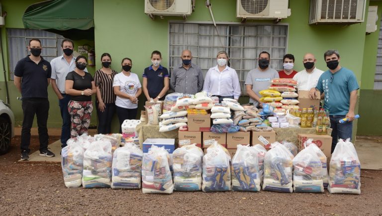 OMEAC faz repasse de mais de uma tonelada de alimentos para Assistência Social