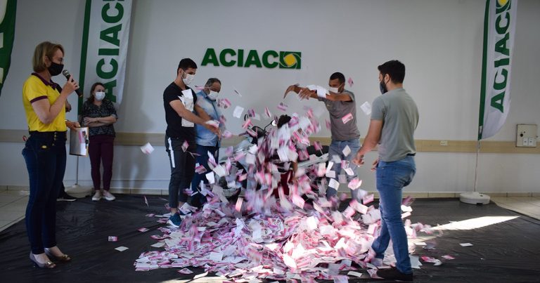 Aciac sorteia prêmios da promoção do Dia das Mães