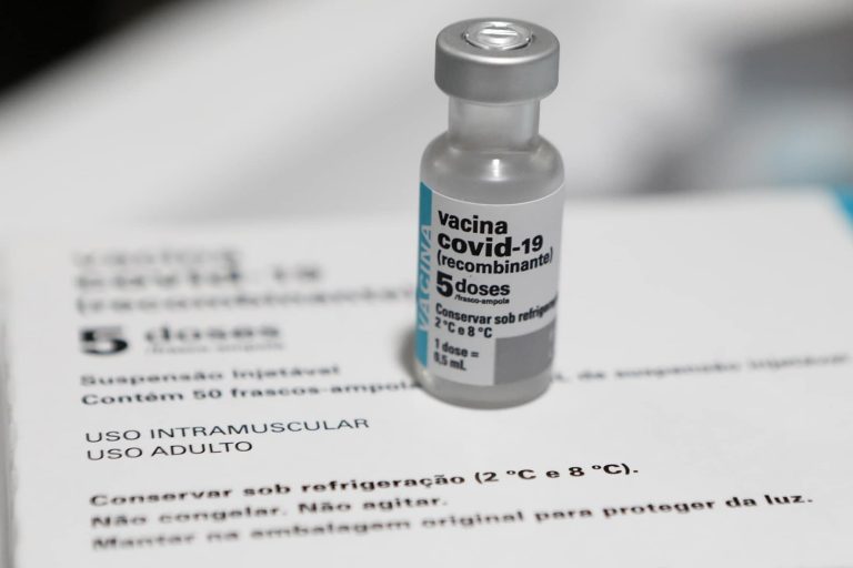 Conselho Federal de Farmácia: farmacêuticos podem aplicar vacina contra Covid-19