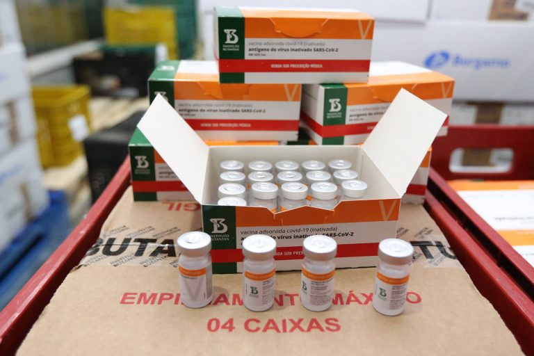 Paraná receberá mais 244,8 mil doses de vacinas contra a Covid-19