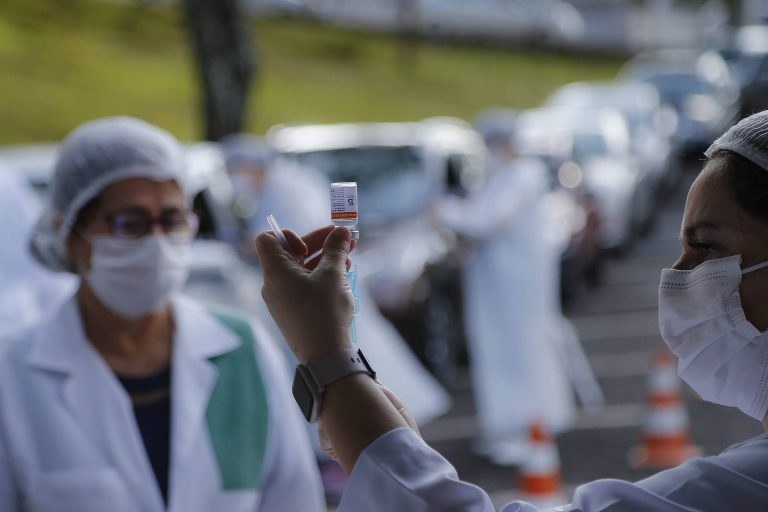 Cadastro no BPC não é mais exigido para vacinação contra a Covid-19 no Paraná