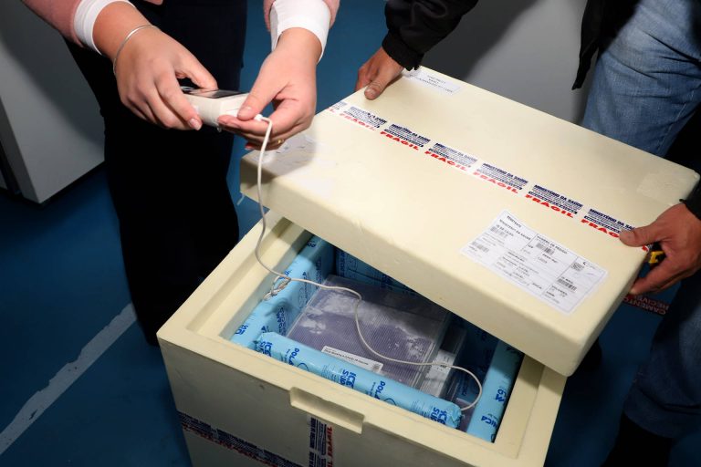 Governo começa a distribuir novo lote de vacinas contra a Covid-1