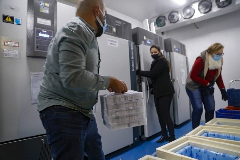 Novas vacinas contra a Covid-19 chegam ao Paraná nesta sexta-feira