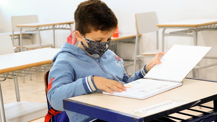 Aulas da rede municipal voltam dia 21 para todos os alunos após recesso escolar  Será um retorno híbrido e escalonado