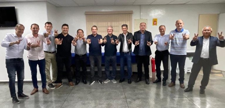 Prefeitos participam da despedida do deputado Micheletto da SEAP