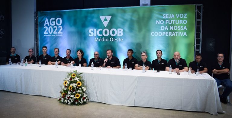 Assembleia do Sicoob Médio Oeste em podcast