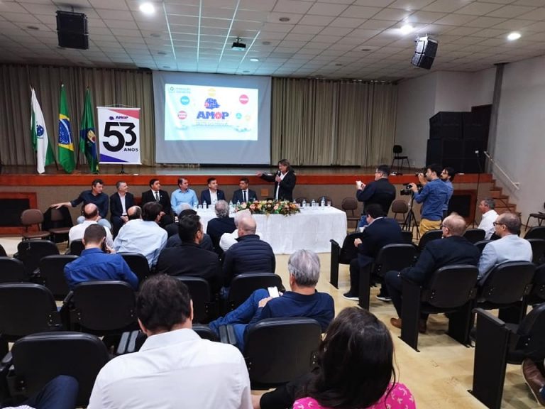 Prefeitos do Oeste prestigiam reunião descentralizada da Amop em Assis