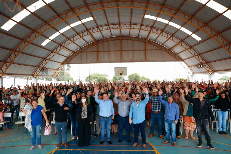 Superintendência do Incra no Paraná entrega títulos e realiza mutirões de serviços em diversos municípios do estado