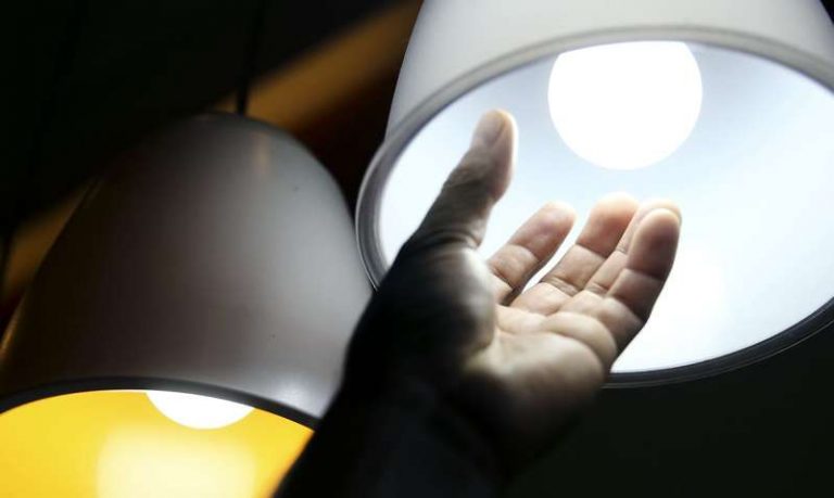 Conta de luz fica 7,2% mais barata em todo o Paraná