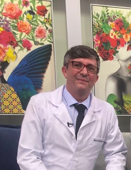 Doutor Alcântara ressalta a importância dos patrocinadores e parceiros para a realização do II Simpósio Nacional de Cefaleia