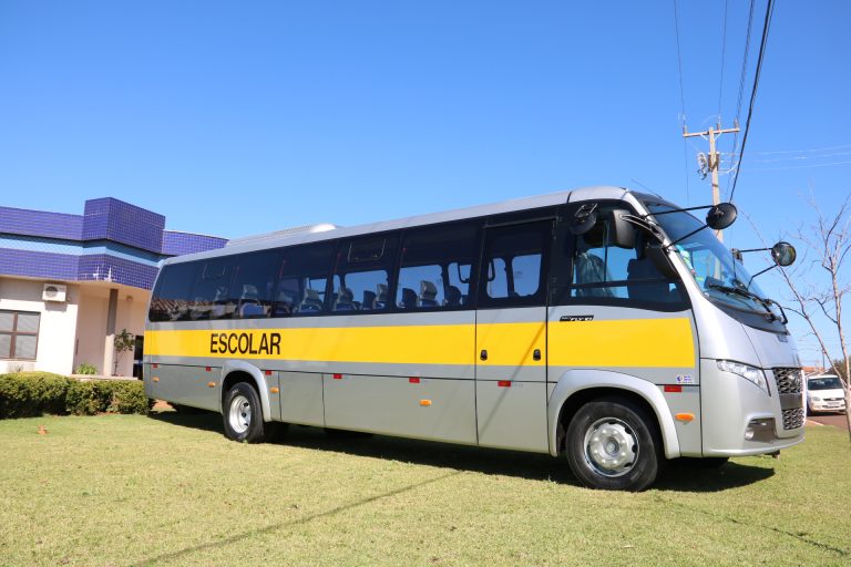 Novo ônibus com ar condicionado passa a integrar frota do transporte escolar de Maripá