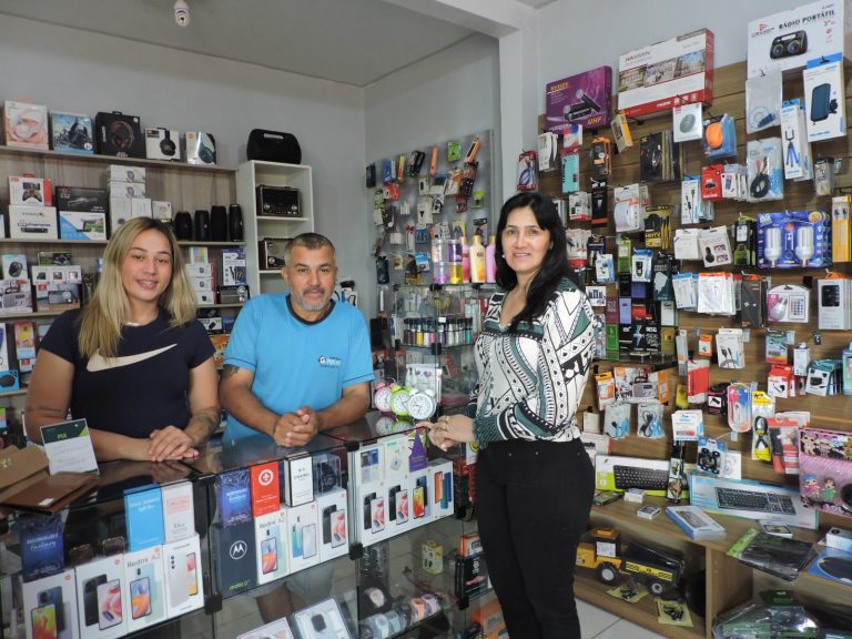 Prefeita Elza visita comércios em Iracema do Oeste