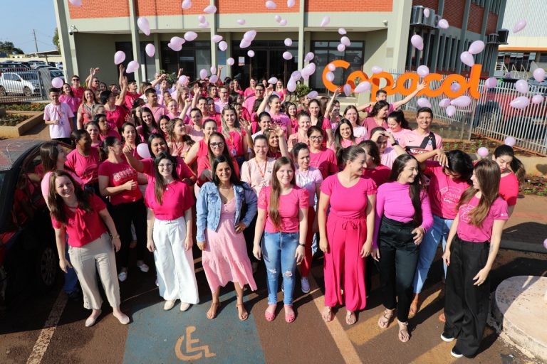 Toque pela vida: colaboradores da Copacol vestem rosa para apoiar causa