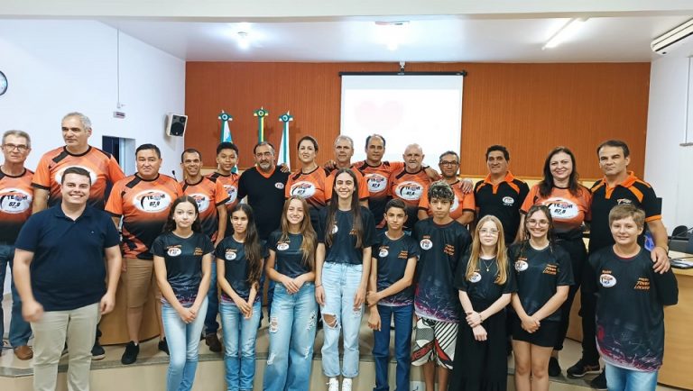 Tupãssi: Terra FM lança projeto de capacitação para jovens locutores