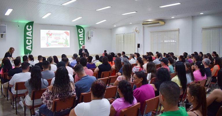 ACIAC comemora 51 anos com palestra sobre vendas no Natal