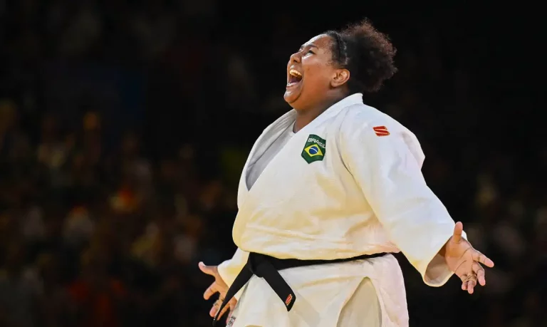 Judoca Beatriz Souza conquista o primeiro ouro brasileiro em Paris