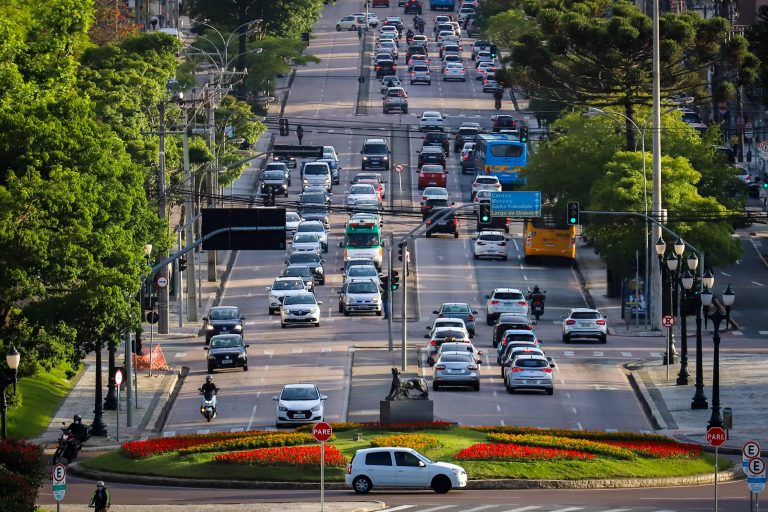 Pagamento de licenciamento de veículos com placas finais 3, 4 e 5 começa em setembro