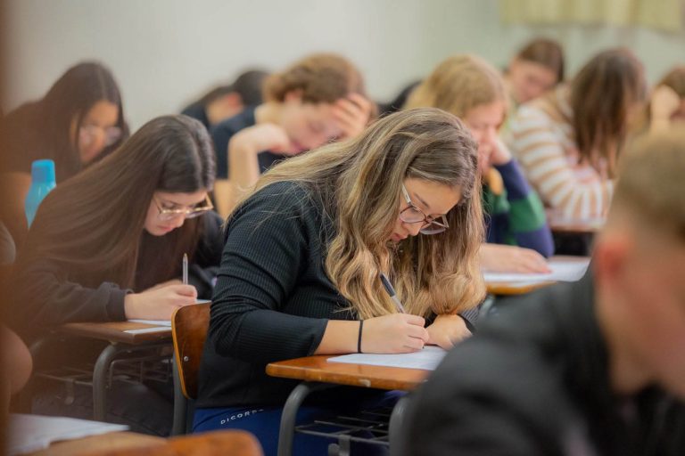 Com 2,1 mil vagas e maior oferta em alguns cursos, UEPG abre inscrições do Vestibular 2024