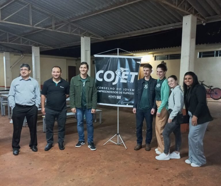 Sicoob Médio Oeste: diretor comercial fala sobre empreendedorismo para jovens de Tupãssi