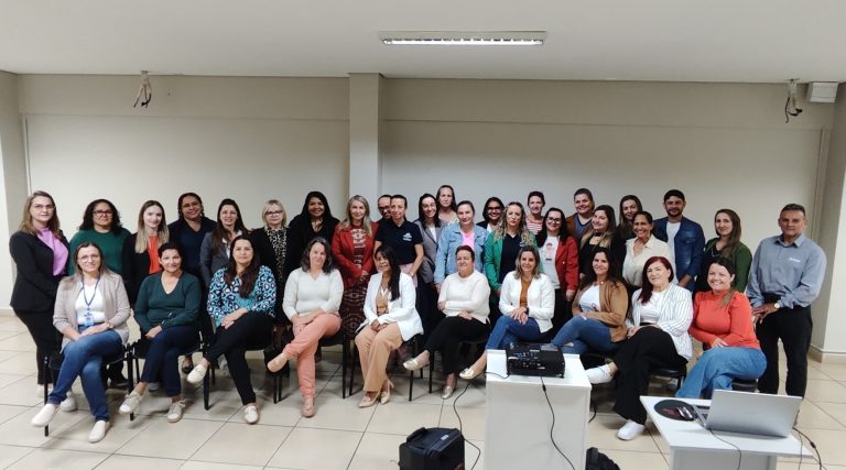 Sicoob Médio Oeste promove Encontro de Formação sobre o Concurso Cultural
