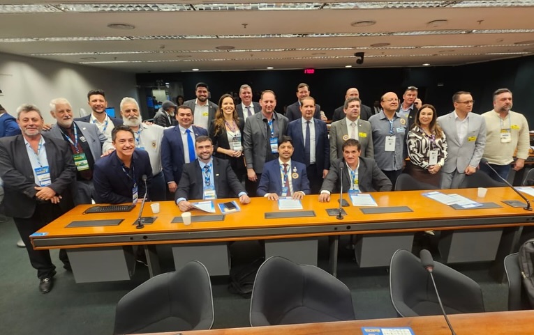 Micheletto reivindica apoio à PEC 66 durante Marcha a Brasília