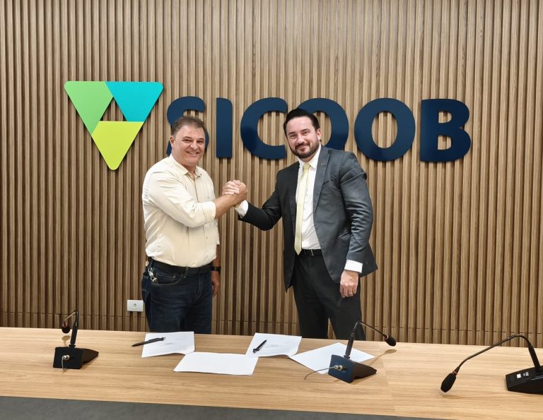 Sicoob e ACIAC oficializam parceria comercial estratégica